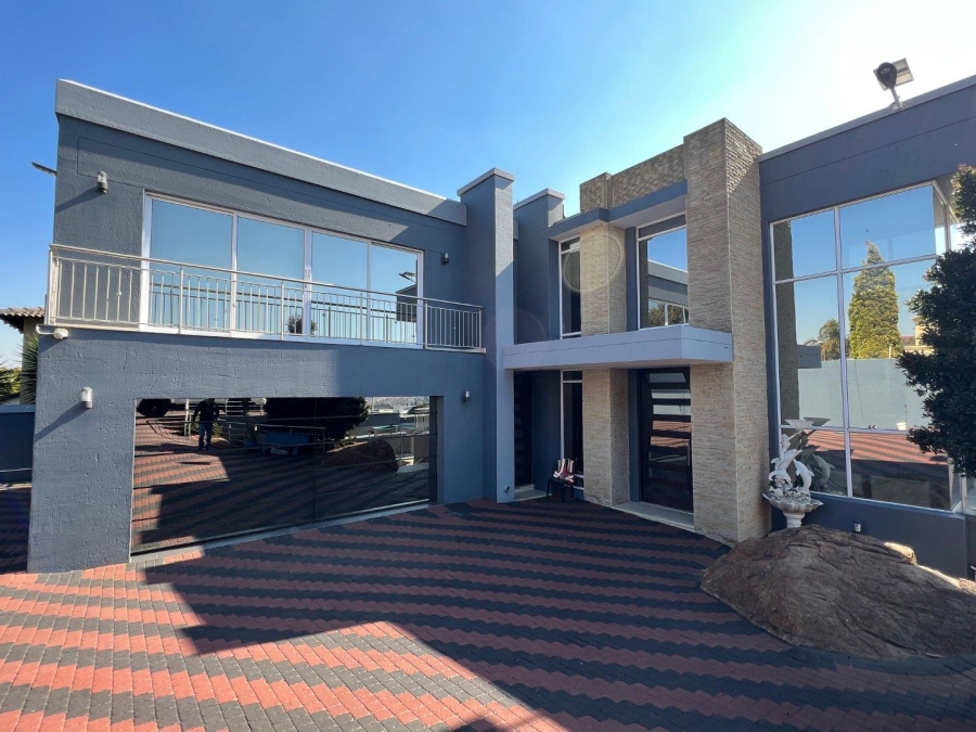 6 Bedroom Property for Sale in Bassonia Gauteng