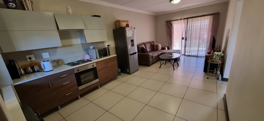 2 Bedroom Property for Sale in Rooihuiskraal North Gauteng