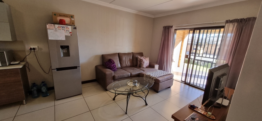 2 Bedroom Property for Sale in Rooihuiskraal North Gauteng