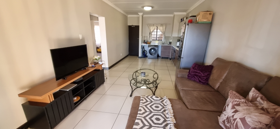 2 Bedroom Property for Sale in Rooihuiskraal North Gauteng