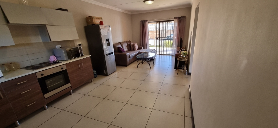 2 Bedroom Property for Sale in Rooihuiskraal North Gauteng