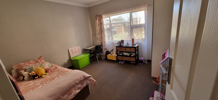 2 Bedroom Property for Sale in Rooihuiskraal North Gauteng