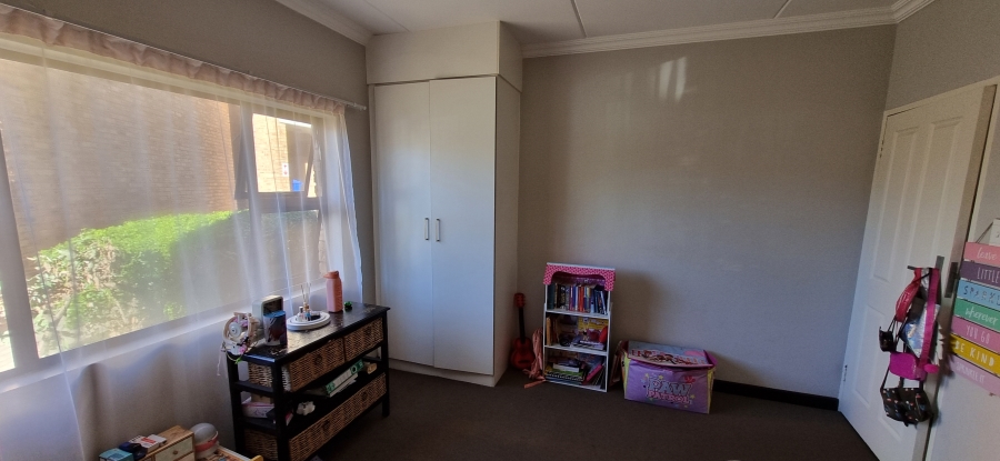 2 Bedroom Property for Sale in Rooihuiskraal North Gauteng