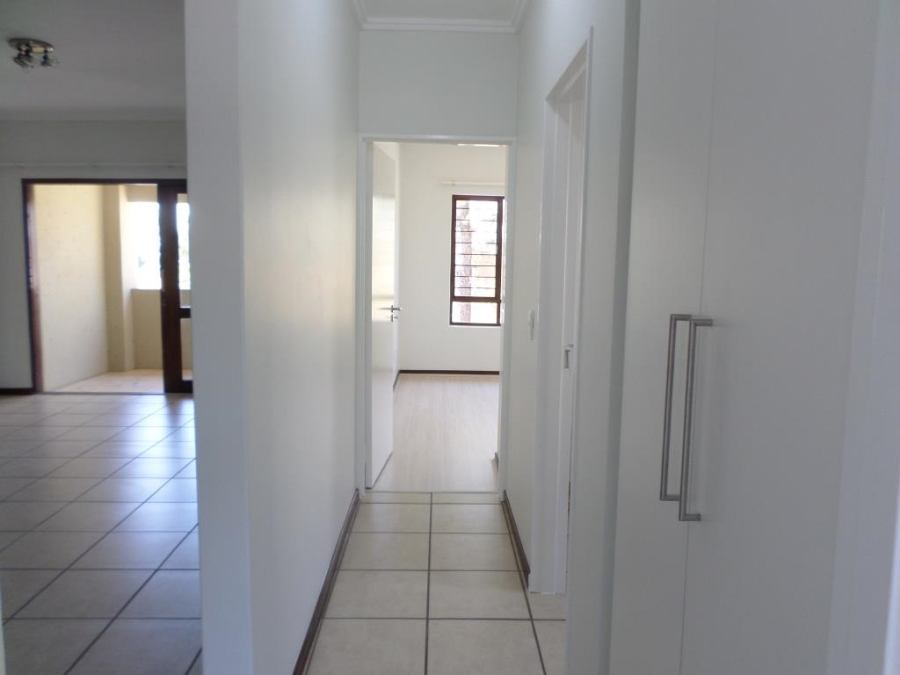 To Let 2 Bedroom Property for Rent in Fourways Gauteng