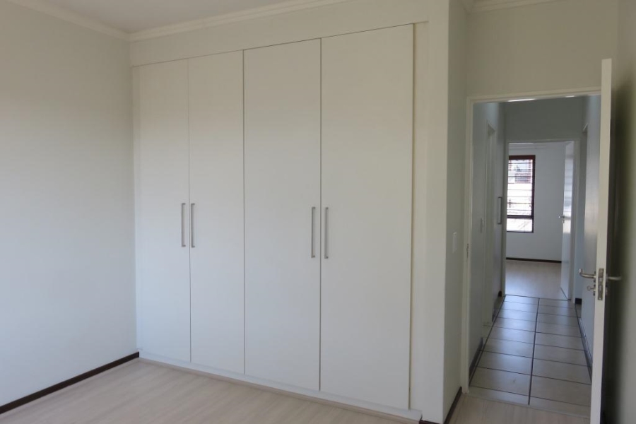 To Let 2 Bedroom Property for Rent in Fourways Gauteng