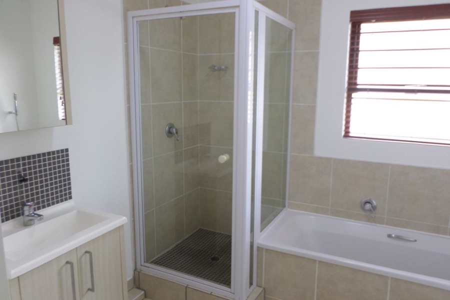 To Let 2 Bedroom Property for Rent in Fourways Gauteng