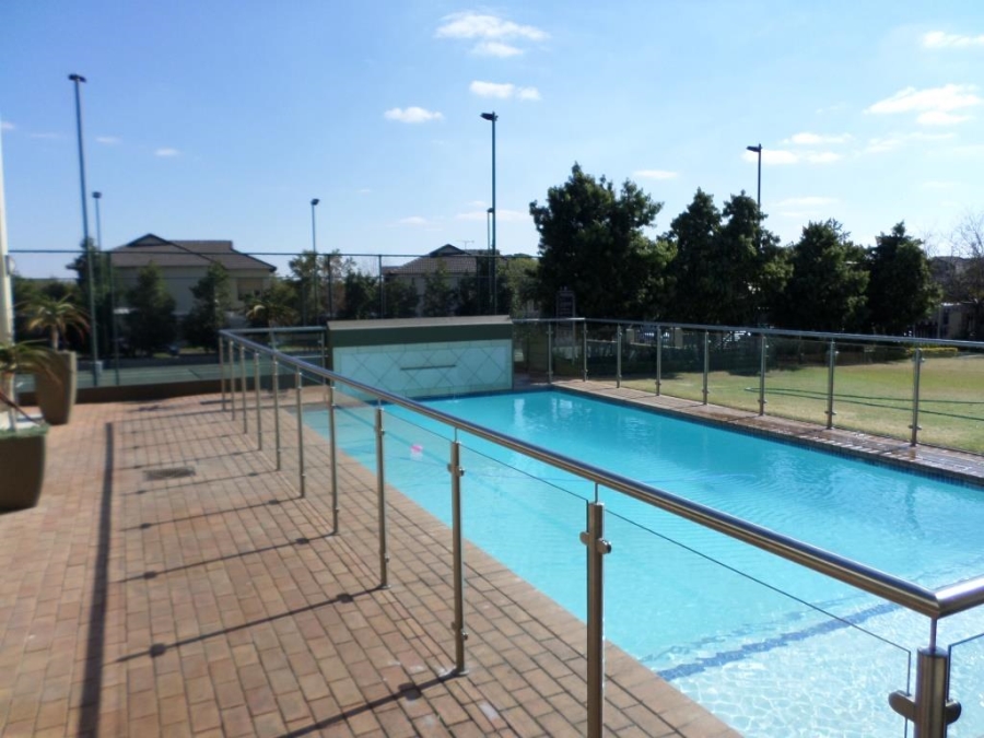 To Let 2 Bedroom Property for Rent in Fourways Gauteng