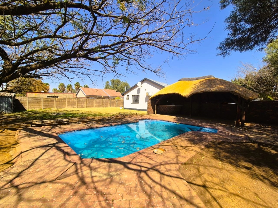 3 Bedroom Property for Sale in Falcon Ridge Gauteng