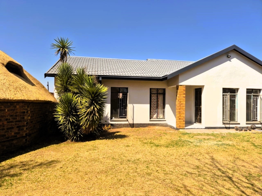 3 Bedroom Property for Sale in Falcon Ridge Gauteng