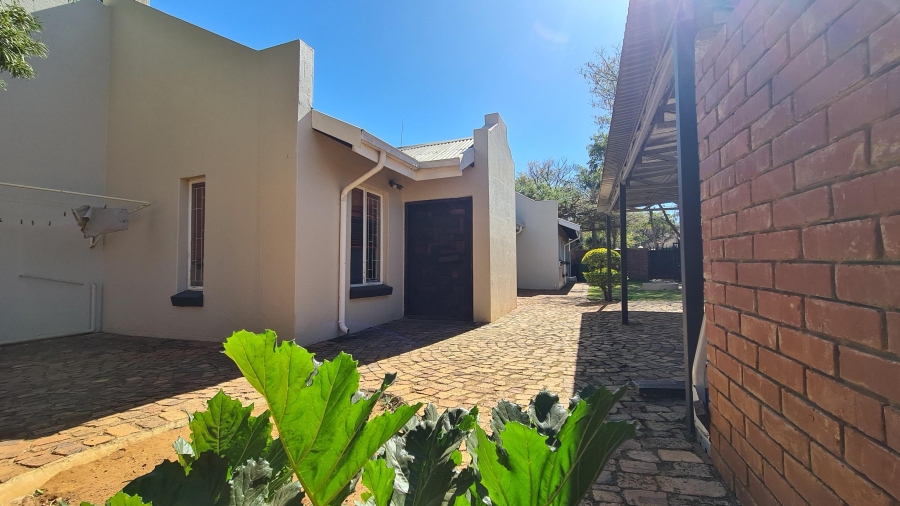 To Let 4 Bedroom Property for Rent in Doornpoort Gauteng