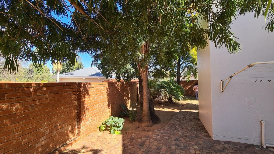 To Let 4 Bedroom Property for Rent in Doornpoort Gauteng