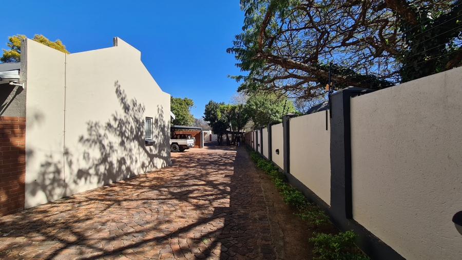 To Let 4 Bedroom Property for Rent in Doornpoort Gauteng