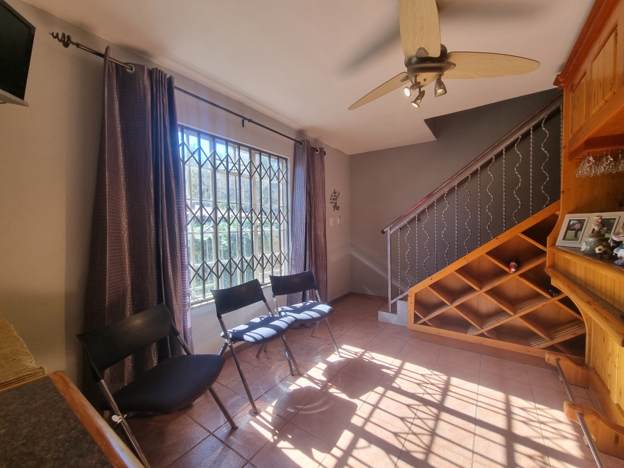 To Let 2 Bedroom Property for Rent in Eldoraigne Gauteng