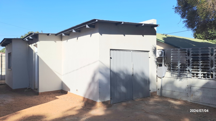 3 Bedroom Property for Sale in Mountain View Gauteng