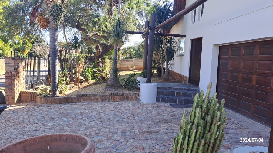 6 Bedroom Property for Sale in Suiderberg Gauteng