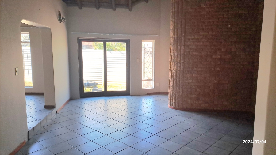 6 Bedroom Property for Sale in Suiderberg Gauteng