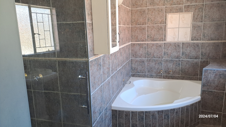 6 Bedroom Property for Sale in Suiderberg Gauteng