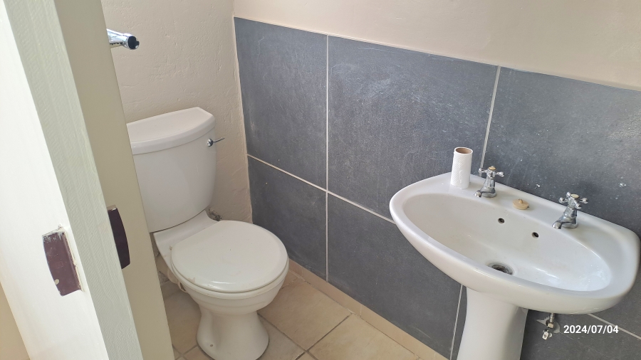 6 Bedroom Property for Sale in Suiderberg Gauteng