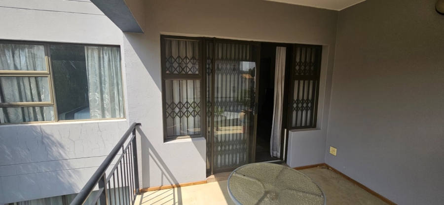 2 Bedroom Property for Sale in Honeydew Grove Gauteng