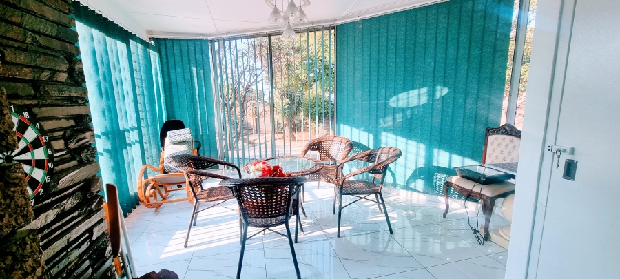 4 Bedroom Property for Sale in Linmeyer Gauteng