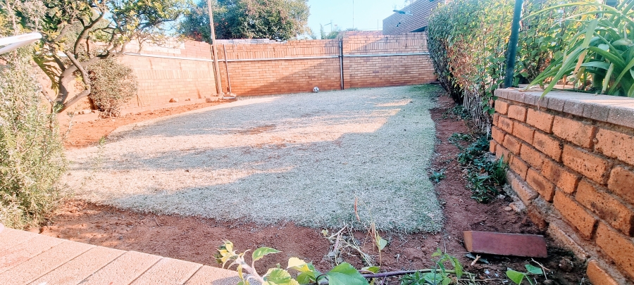 4 Bedroom Property for Sale in Linmeyer Gauteng