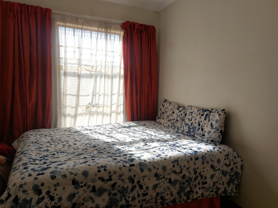 2 Bedroom Property for Sale in Monavoni Gauteng