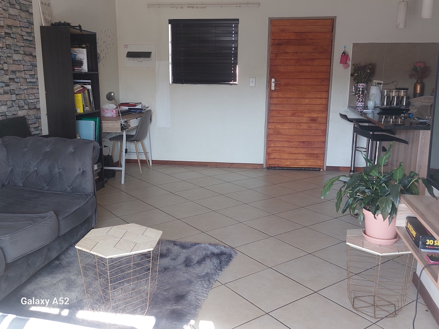 2 Bedroom Property for Sale in Monavoni Gauteng