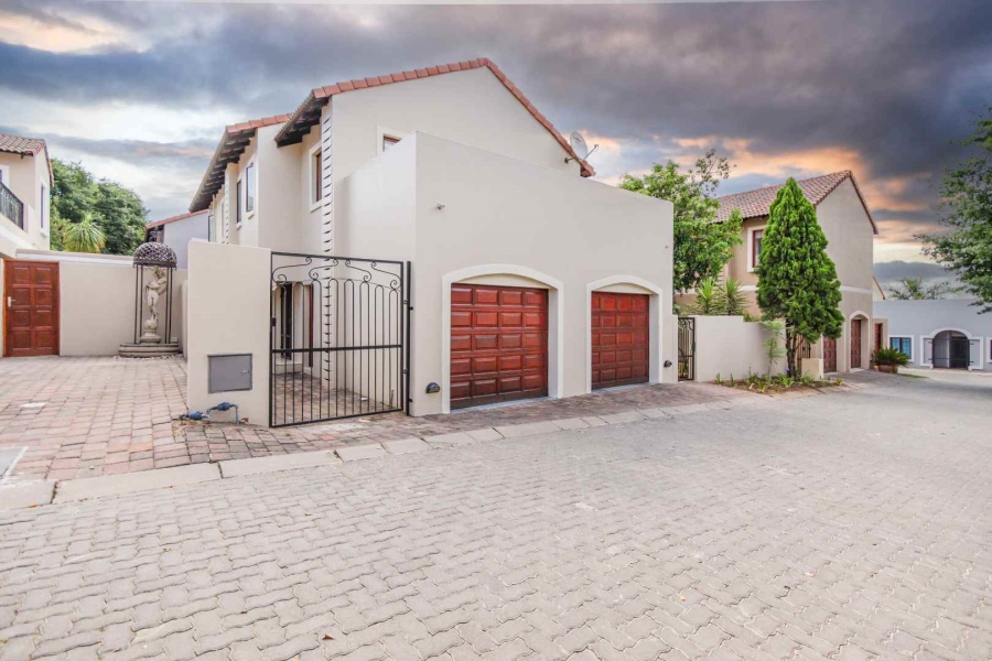 3 Bedroom Property for Sale in Barbeque Downs Gauteng