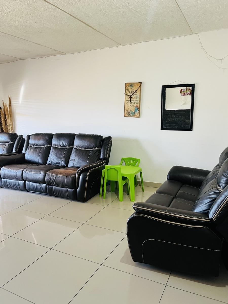 2 Bedroom Property for Sale in Buccleuch Gauteng