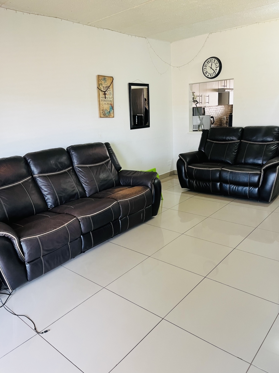 2 Bedroom Property for Sale in Buccleuch Gauteng