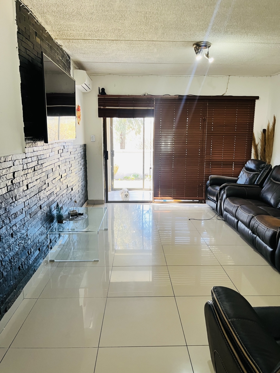 2 Bedroom Property for Sale in Buccleuch Gauteng