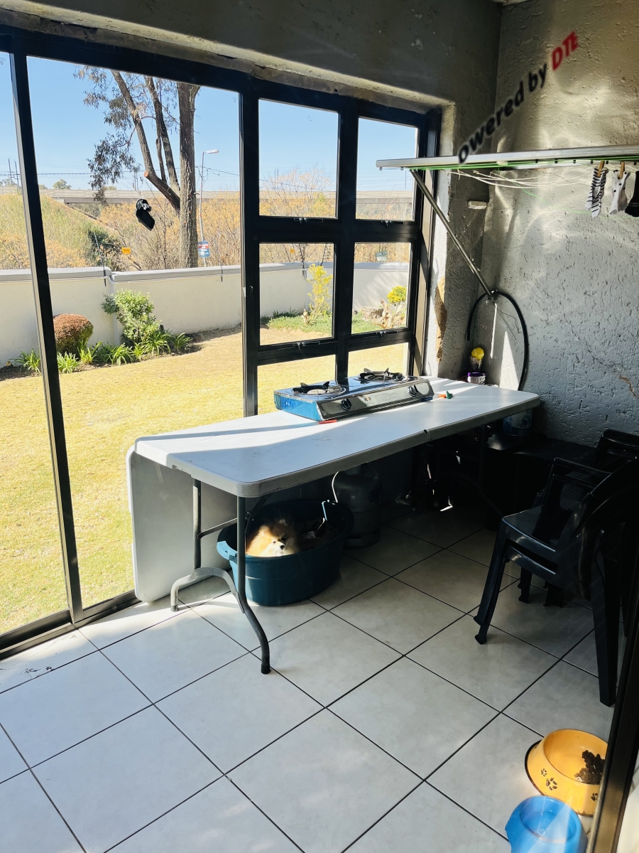 2 Bedroom Property for Sale in Buccleuch Gauteng