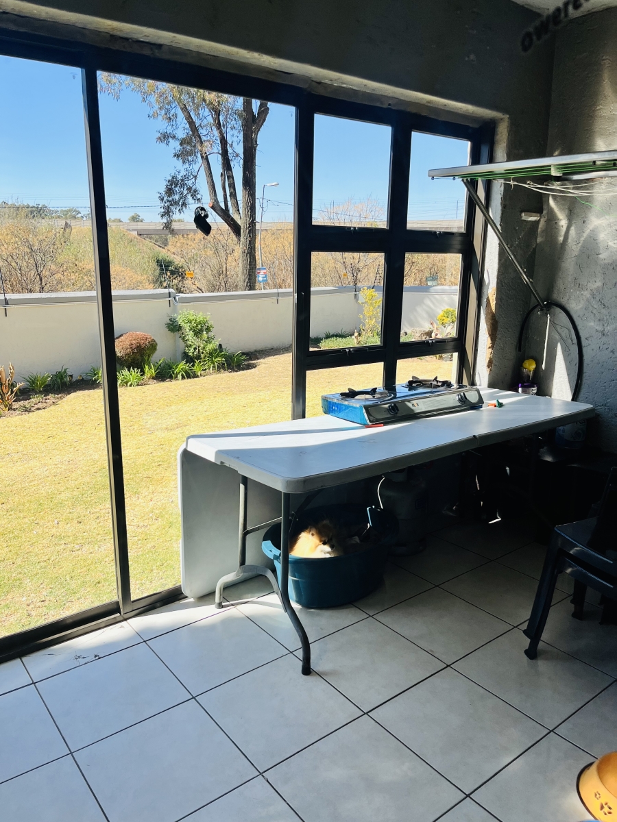 2 Bedroom Property for Sale in Buccleuch Gauteng