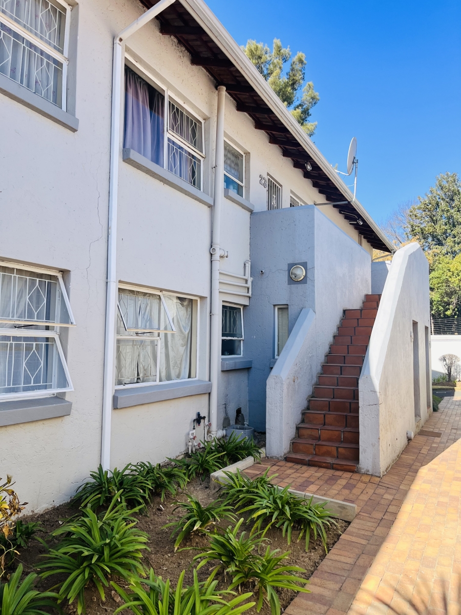 2 Bedroom Property for Sale in Buccleuch Gauteng