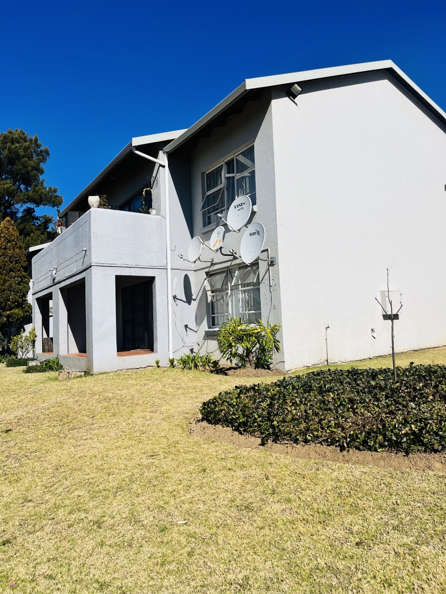 2 Bedroom Property for Sale in Buccleuch Gauteng