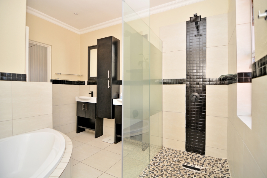 3 Bedroom Property for Sale in Ferndale Gauteng