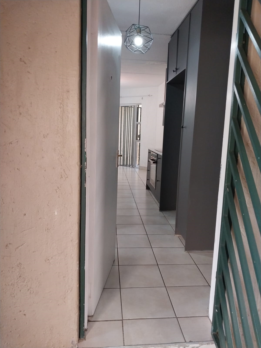 To Let 2 Bedroom Property for Rent in Bryanston Gauteng