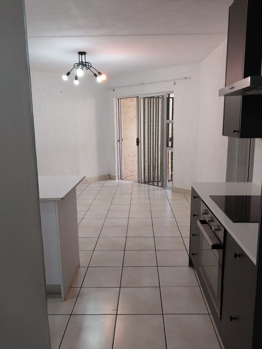 To Let 2 Bedroom Property for Rent in Bryanston Gauteng