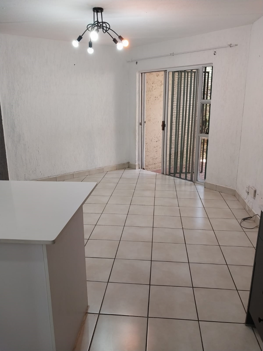 To Let 2 Bedroom Property for Rent in Bryanston Gauteng