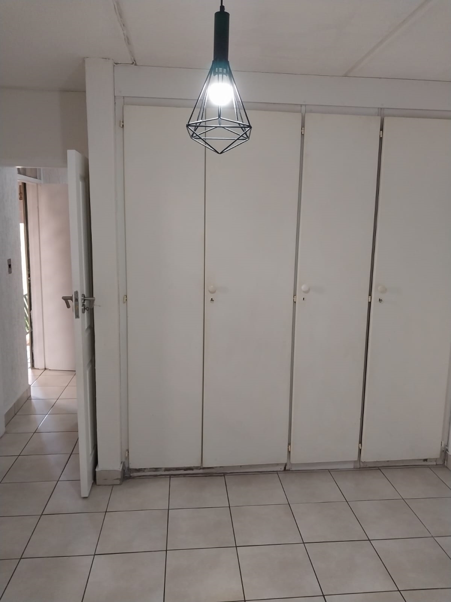 To Let 2 Bedroom Property for Rent in Bryanston Gauteng