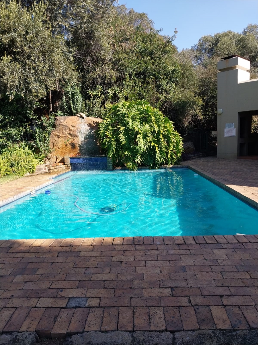 To Let 2 Bedroom Property for Rent in Bryanston Gauteng