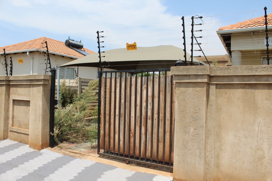 3 Bedroom Property for Sale in The Orchards Gauteng