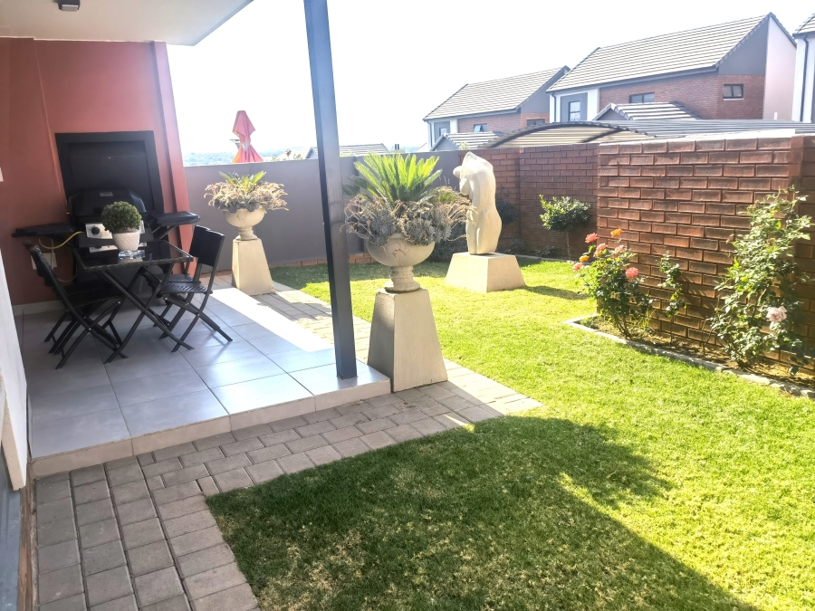 To Let 3 Bedroom Property for Rent in Amberfield Gauteng