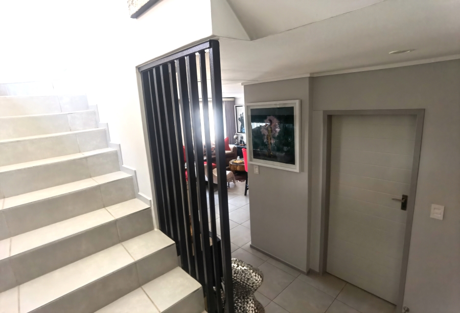 To Let 3 Bedroom Property for Rent in Amberfield Gauteng