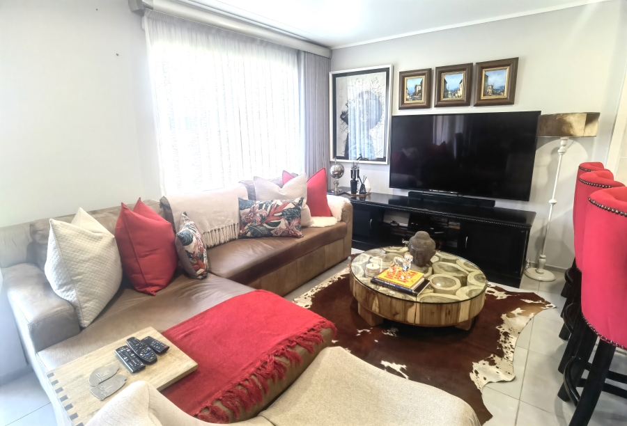 To Let 3 Bedroom Property for Rent in Amberfield Gauteng