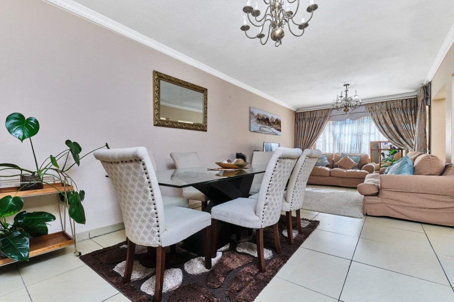 3 Bedroom Property for Sale in Corlett Gardens Gauteng