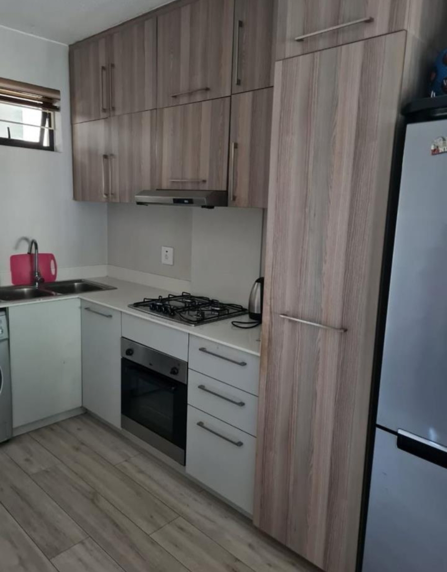 To Let 2 Bedroom Property for Rent in Broadacres Gauteng