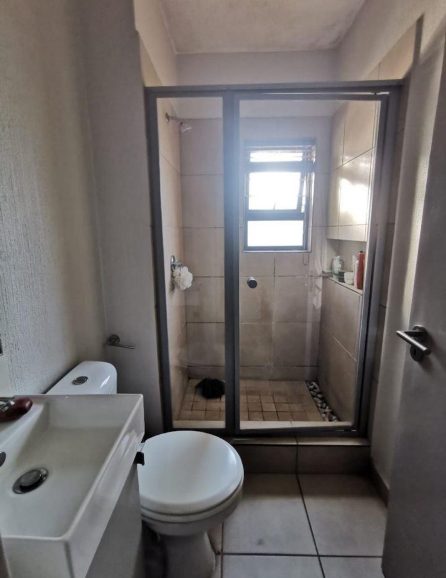 To Let 2 Bedroom Property for Rent in Broadacres Gauteng