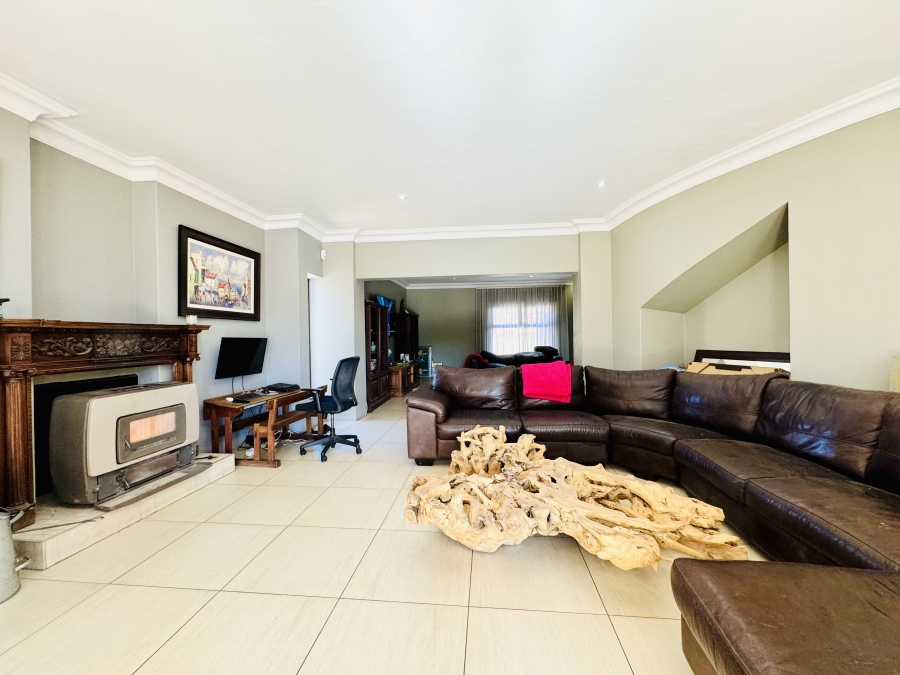 4 Bedroom Property for Sale in Roodeplaat Gauteng