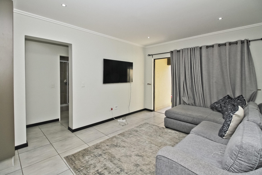 2 Bedroom Property for Sale in Sunninghill Gauteng